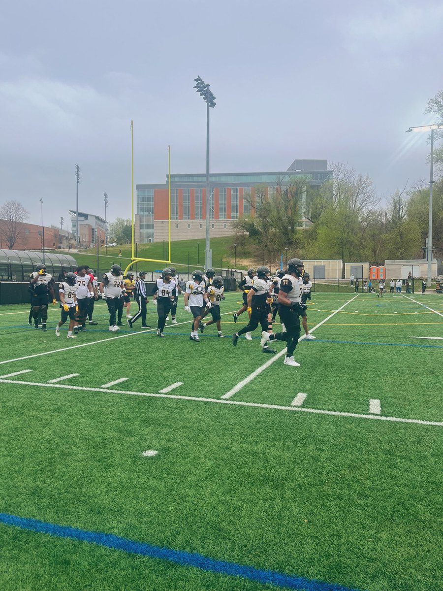 Had a great time catching up with my former coaches and seeing the <a href="/Towson_FB/">Towson Football</a>  team get after it🔥 my guy <a href="/Luke_salvosa/">Luke Salvosa</a> was taking it all in🏈 

@neugs1288 <a href="/CoachKolt/">Alex Kolt</a>