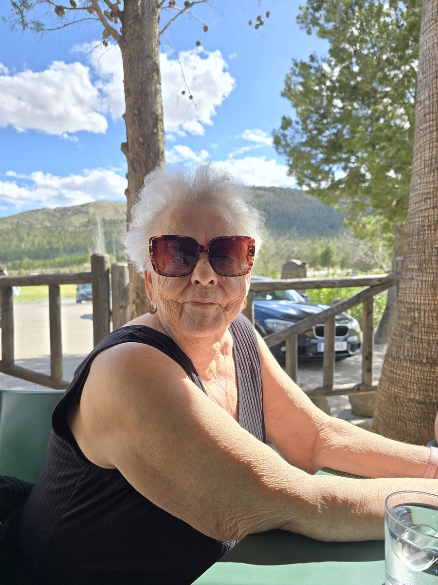 dinglyd's tweet image. HRH loving Spanish life. 🌞🇪🇸