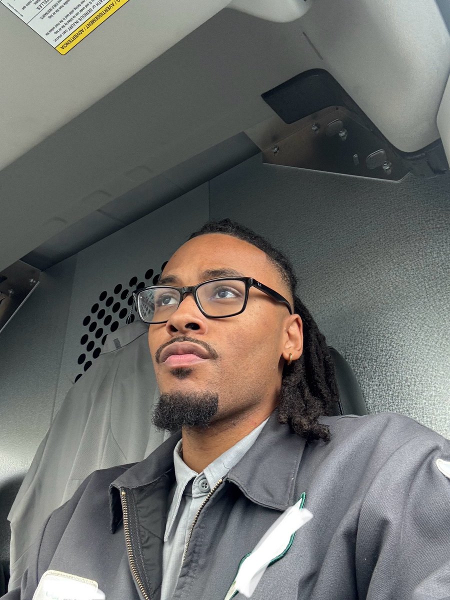 RewindNV's tweet photo. Keep it real, beard or no beard. https://t.co/JruBfnlVei