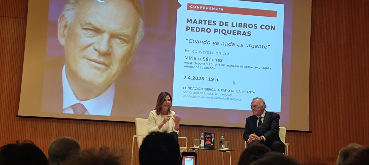 Un lujazo compartir conversación con <a href="/PedroPiquerasG/">Pedro Piqueras Gómez</a> sobre su libro ‘Cuando ya nada es urgente’
<a href="/HarperCollinsIB/">HarperCollins Ibérica 📖</a> <a href="/FundIbercaja/">Fundación Ibercaja</a> 
Mucho que aprender, maestro