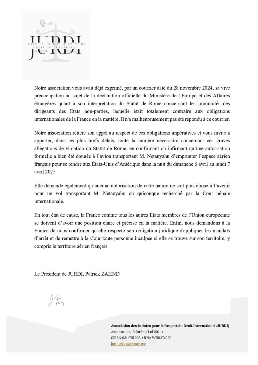 Juristes pour le respect du droit international (@jurdiasso) on Twitter photo ✉️ Lettre ouverte à <a href="/EmmanuelMacron/">Emmanuel Macron</a>
JURDI demande des explications après le survol de l’espace aérien 🇫🇷 par un avion transportant B. Netanyahu, pourtant visé par un mandat d’arrêt de la <a href="/IntlCrimCourt/">Int'l Criminal Court</a>.
👉 La France doit respecter ses obligations au titre du Statut de Rome. ✉️ Lettre ouverte à <a href="/EmmanuelMacron/">Emmanuel Macron</a>
JURDI demande des explications après le survol de l’espace aérien 🇫🇷 par un avion transportant B. Netanyahu, pourtant visé par un mandat d’arrêt de la <a href="/IntlCrimCourt/">Int'l Criminal Court</a>.
👉 La France doit respecter ses obligations au titre du Statut de Rome.