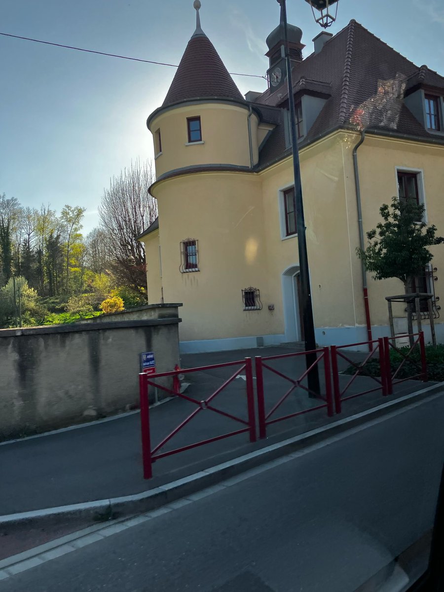 Feels like I am in Hansel and Gretel kingdom. Just missing the sweets 🍭. Loving the detail of the architecture.I think I could happily live here.
