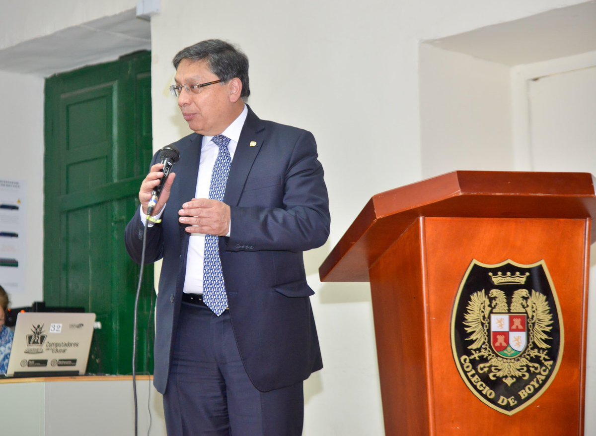 ColegioDeBoyaca's tweet photo. Realizamos en compañía de la @academiaboyace1 la instalación y presentación oficial  del Semillero de Investigación: un espacio para que los estudiantes exploren, analicen y valoren la historia y cultura de Boyacá .
@CConstitucional @AlcaldiaTunja https://t.co/JzkbXb3vjK