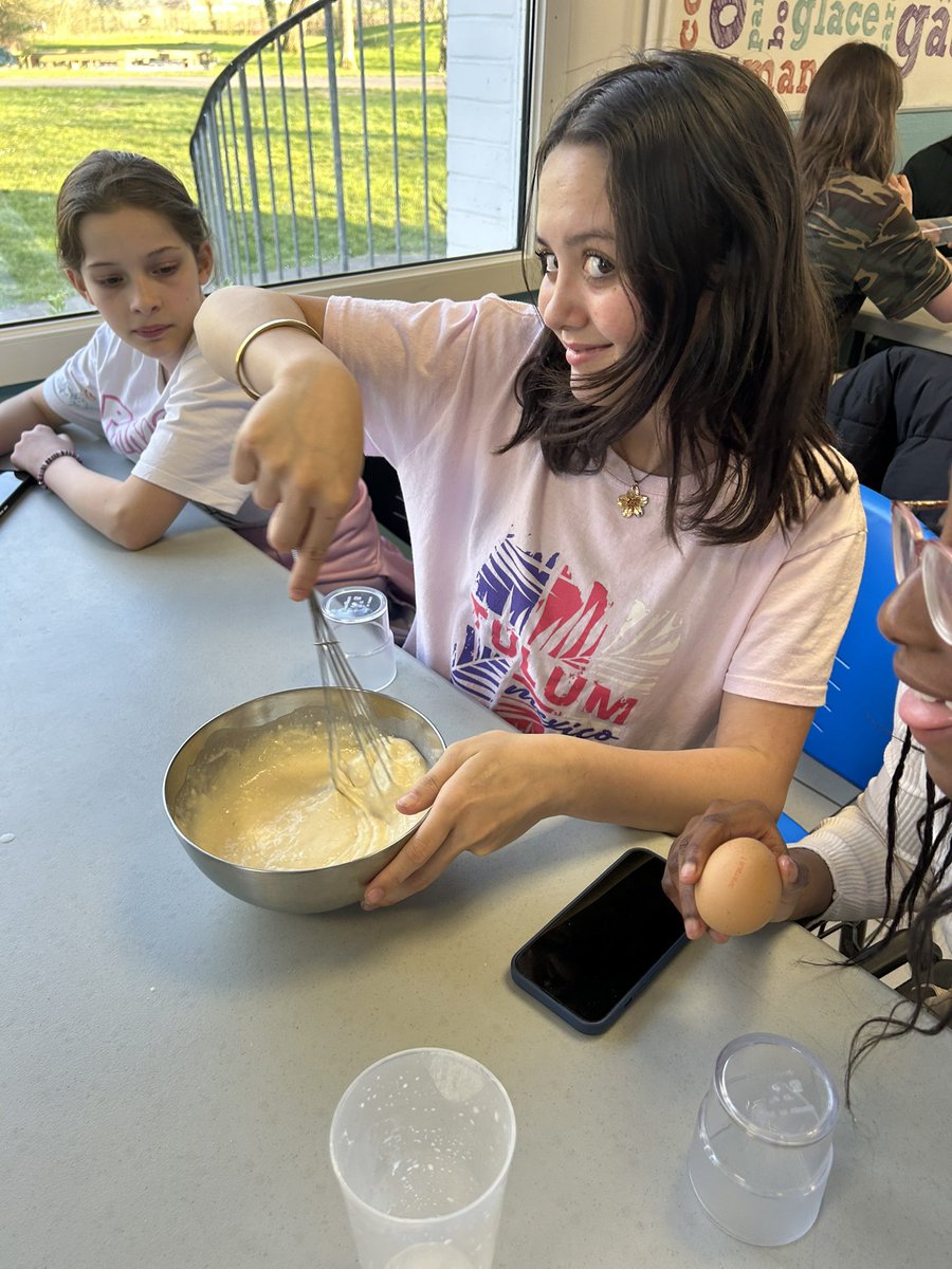 RMSLanguages's tweet image. Another French tradition of crêpe making to finish off day one! 🥞🍳🇫🇷😋