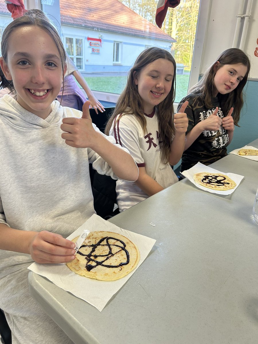 RMSLanguages's tweet image. Another French tradition of crêpe making to finish off day one! 🥞🍳🇫🇷😋
