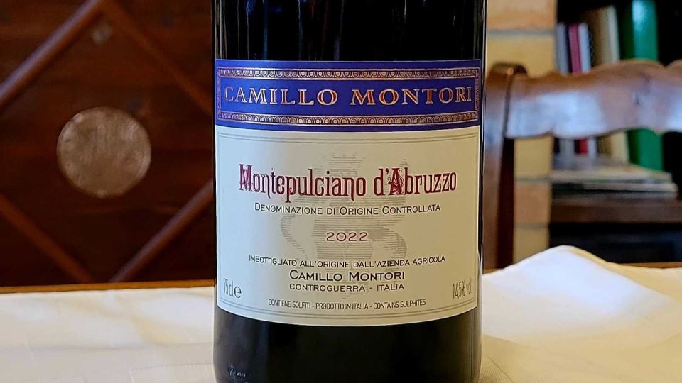 Each week, our Vinous Favorite highlights a delicious and affordable wine. This week: 2022 Camillo Montori Montepulciano d’Abruzzo, 91 points. Click the link below for more details.⁠

vinous.com/vinous_favorit…