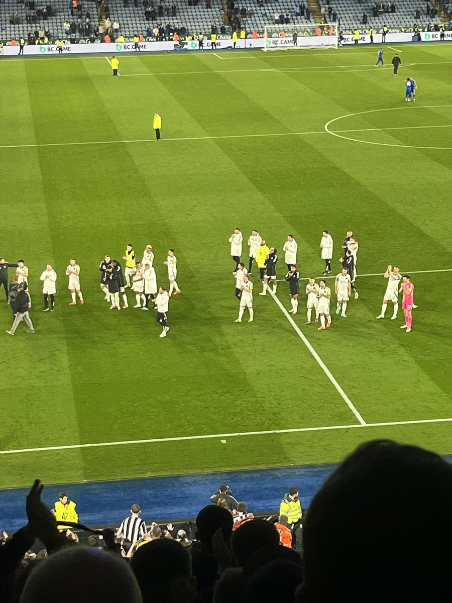 Gaztux's tweet image. Winning team right there ⚫️⚪️💪