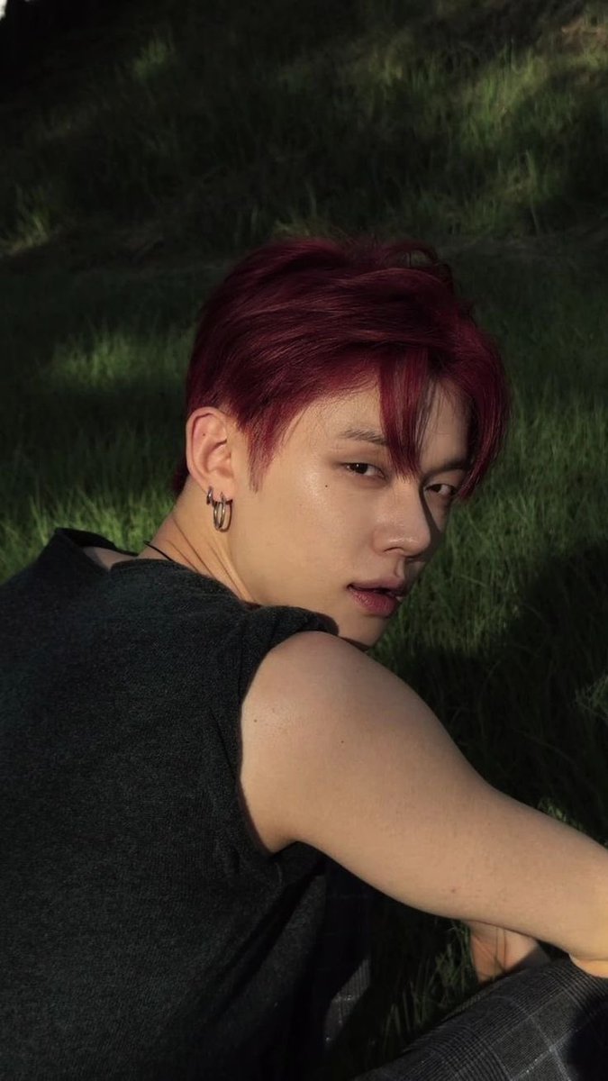 junniebong's tweet photo. got a pretty face              pretty bf too https://t.co/y6epxJJ7vN