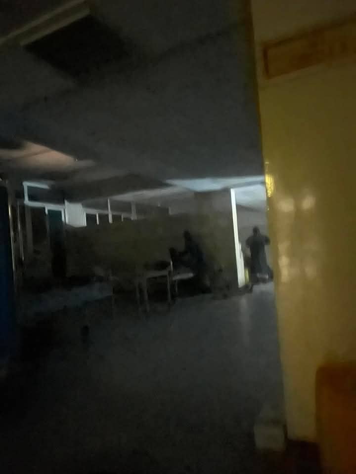 AmgNapiboi's tweet photo. Dumsor at Tamale Teaching Hospital right now. This can create serious problems for parents. When there is no electricity, essential medical equipment may not work properly, making it difficult for doctors to provide care for their children.

#FixTheLight https://t.co/CZNp9Pmu1G