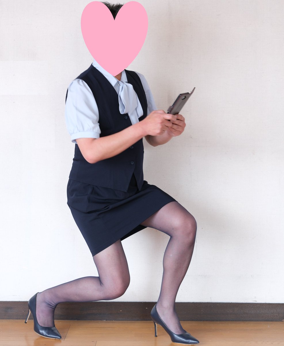 OkitakeA's tweet photo. All in Navy office lady🎶
#saxblue #navysuits #navypumps #navuhighheels #navystockings #navypantyhose #ネイビースーツ #ネイビーパンプス #ネイビーストッキング #OLさん #officelady #オフィスレディー #パンスト #パンティーストッキング https://t.co/3OLk4a7xdi