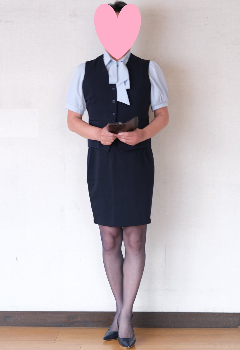 OkitakeA's tweet photo. All in Navy office lady🎶
#saxblue #navysuits #navypumps #navuhighheels #navystockings #navypantyhose #ネイビースーツ #ネイビーパンプス #ネイビーストッキング #OLさん #officelady #オフィスレディー #パンスト #パンティーストッキング https://t.co/3OLk4a7xdi