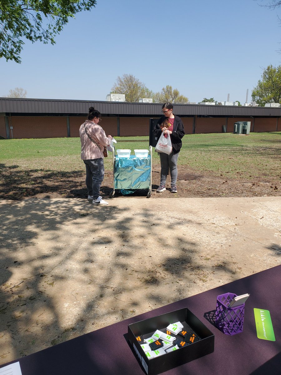 LIBRARYosuit's tweet image. Thanks for helping us kick off National Library Week!

Couldn&apos;t make it today? Come by the library throughout the week for different activities, food, and freebies!

Want to see our mix? Check out the playlist: open.spotify.com/playlist/2sb47…

#nationallibraryweek2025