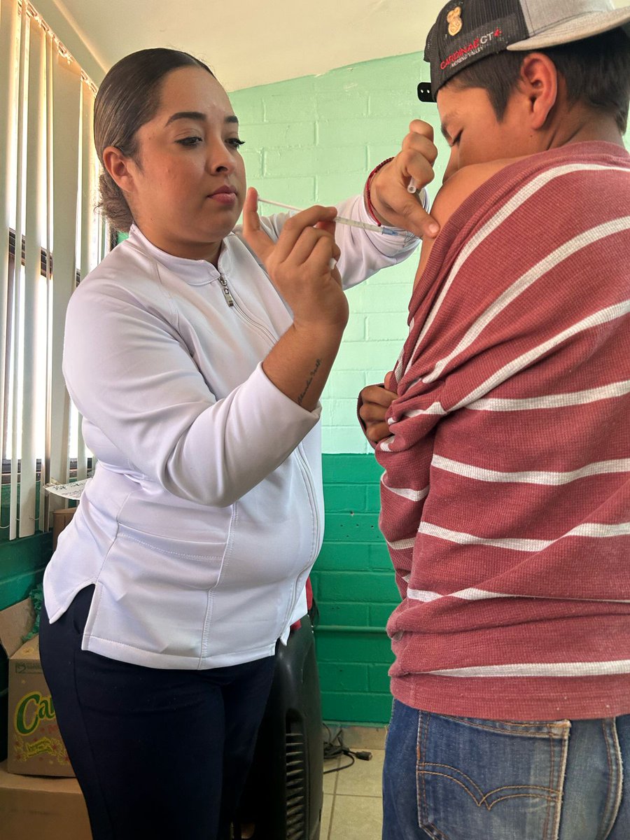 ssaludsonora's tweet photo. En Cumuripa, Sonora, del #DistritodeSalud04 se realizan acciones para iniciar y completar esquemas básicos de vacunación en niñas y niños menores de 10 años de edad.

#SaludSonora https://t.co/Fr8gwLXOpd