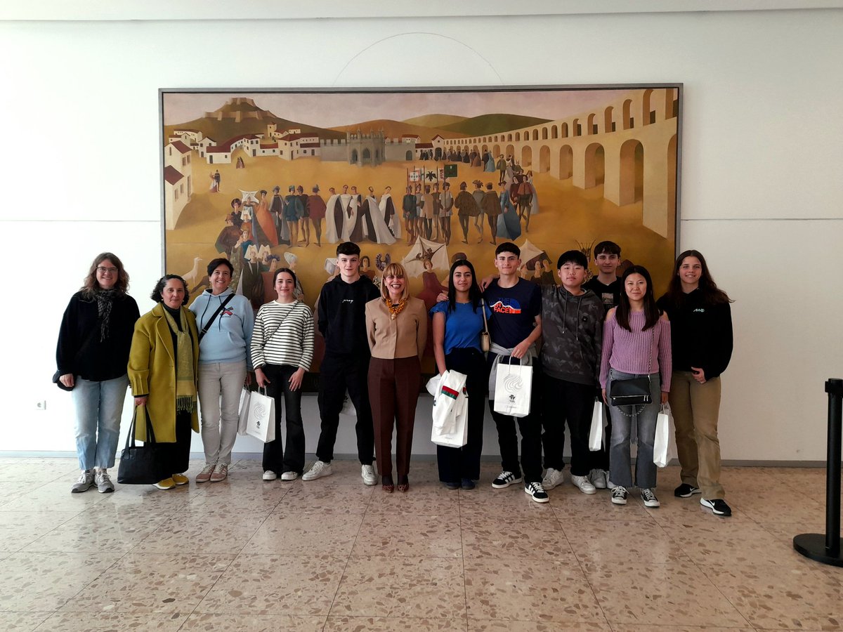 DAY 1. In the morning, reception at Torres Vedras City Hall and visit to school. In the afternoon, sunbathing on the beach and more pastéis de nata.
#herranmusTorresVedrasApril2025 #ErasmusPlus
<a href="/HerranmusPlus/">IES LOS HERRAN - ERASMUS +</a> <a href="/Erasmus_Project/">Erasmus+ Projects</a>  <a href="/sepiegob/">SEPIE</a> <a href="/MacHerran/">MacHerran</a> <a href="/EUErasmusPlus/">Erasmus+</a> <a href="/bn_europa/">BN Europa</a>