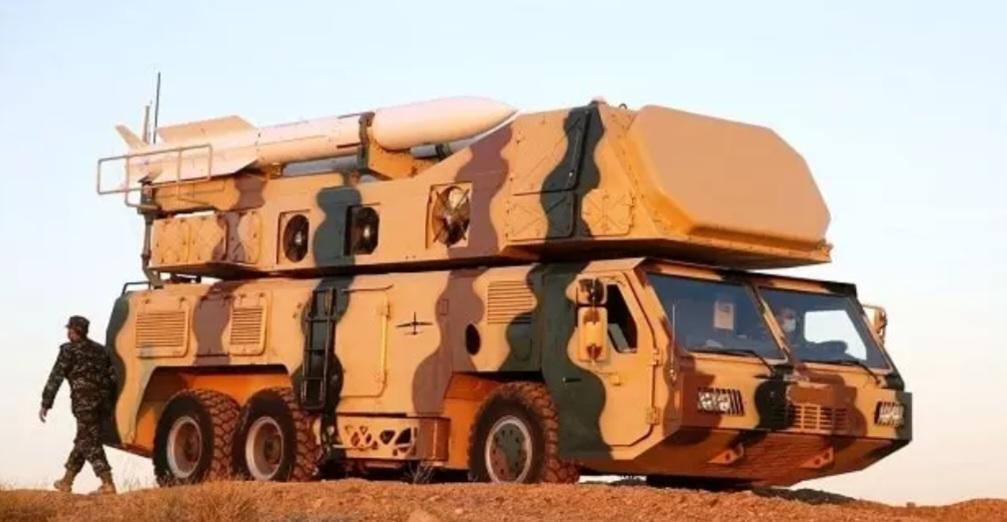 ترامپ اگه غلطی بکنه B-52هاش قبل از اینکه برسن به هدف، با پدافند مقتدر ایران  دکمه‌هاشون میخوره؛ سیستمی که پهپاد ۲۰۰ میلیونی دلاری رو میزنه، بمب‌افکن براش سیبل متحرکه.
آمریکایی‌ها می‌دونن با یه حرکت اشتباه
  هژمونی شون با خلباناش می‌رن رو هوا
#حمايت_انقلابى
#فالوبک_تضمینی