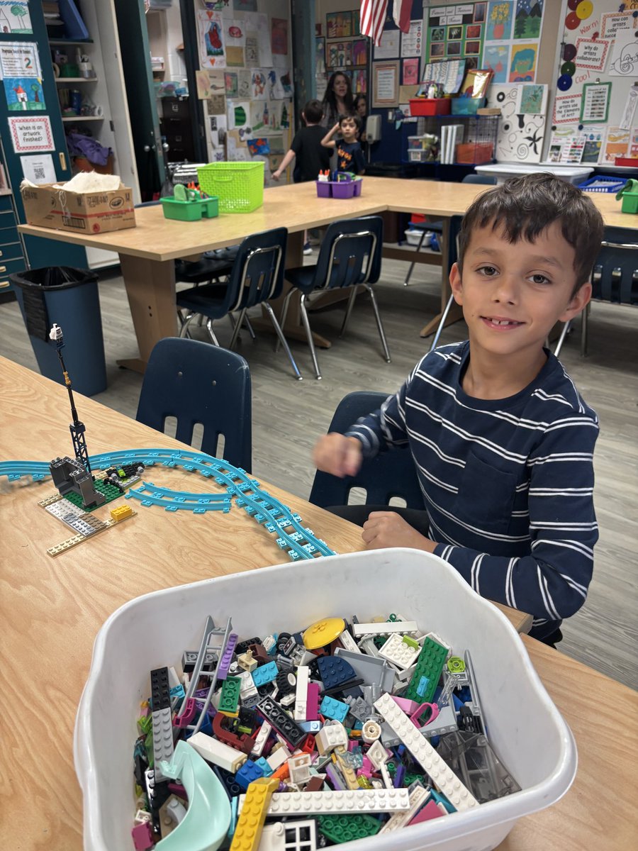 kpughstudio's tweet photo. 1st and 2nd grade artists rocked their bakery challenge today! Inspired by artists past and present they have been creating treats the look tasty enough to eat! #AdventuresintheArtLab #IgniteYourCreativity #HumbleISDArtists @HumbleISD_WCE @VisualArtHumble @HumbleISD_Arts https://t.co/2UPjkyFiob