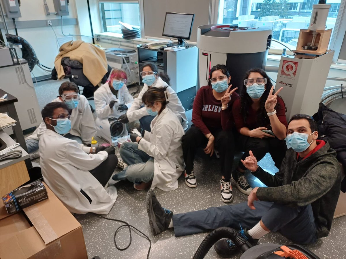 m_murugesu's tweet image. When senior members of the Murugesu group take the lead in training new members on how to maintain the lab instruments, it’s a proud moment for a supervisor. Mask on? Oh, just the dirty job of cleaning the dusty tip seal filters. @InnovationCA instruments are well taken care of!
