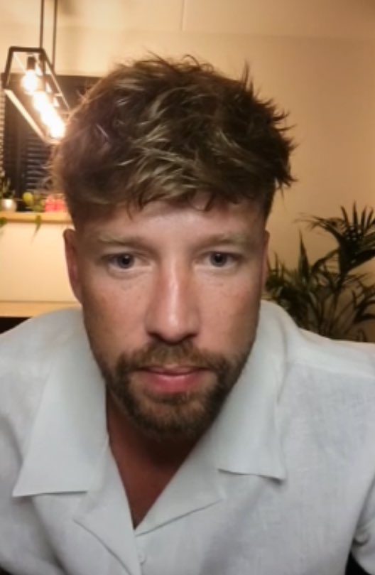 keanu’s wife tweet media