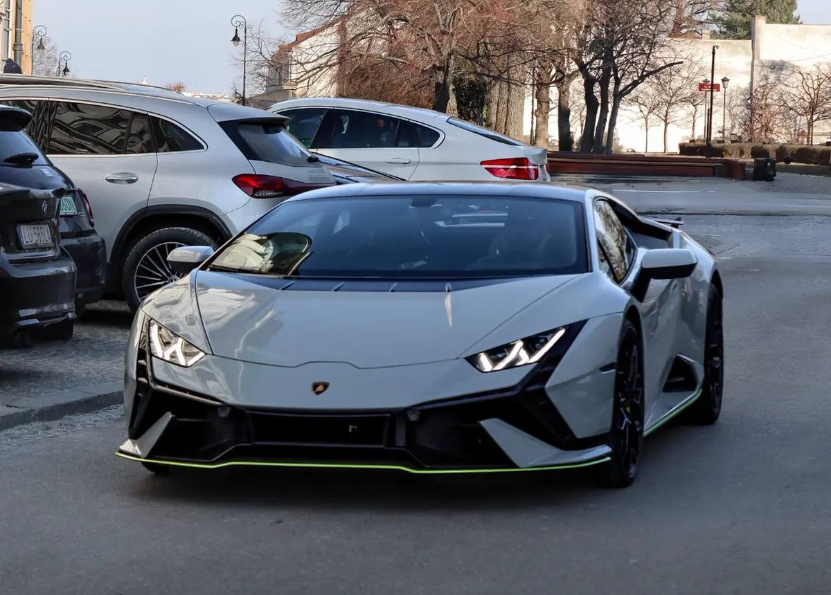 ThaEastsider's tweet photo. "Cars are a manifestation of human ingenuity and a symbol of freedom." https://t.co/4MxHTig56q