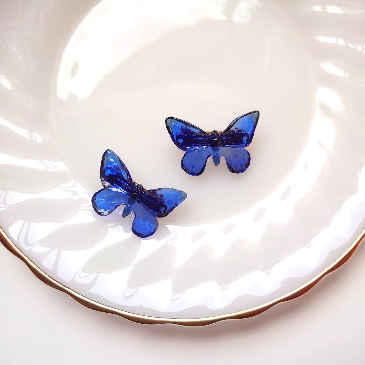 おはようございます✨
いつもありがとうございます🍀
フォロー、お気に入り登録ありがとうございます(⋆ᴗ͈ˬᴗ͈)”
近日、蝶のミニバレッタとヘアクリップを再販いたします。また、新作として耳飾りを販売予定です🦋
本日も素敵なご縁がありますように🌼*･

minne.com/@lonkun