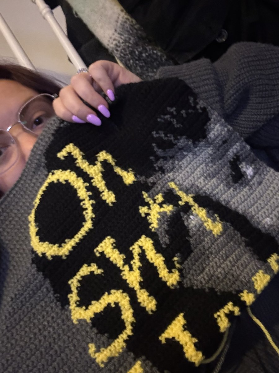 hyperlovemika's tweet image. day 3 update (idk if i’m being delulu but i think it actually looks like him)