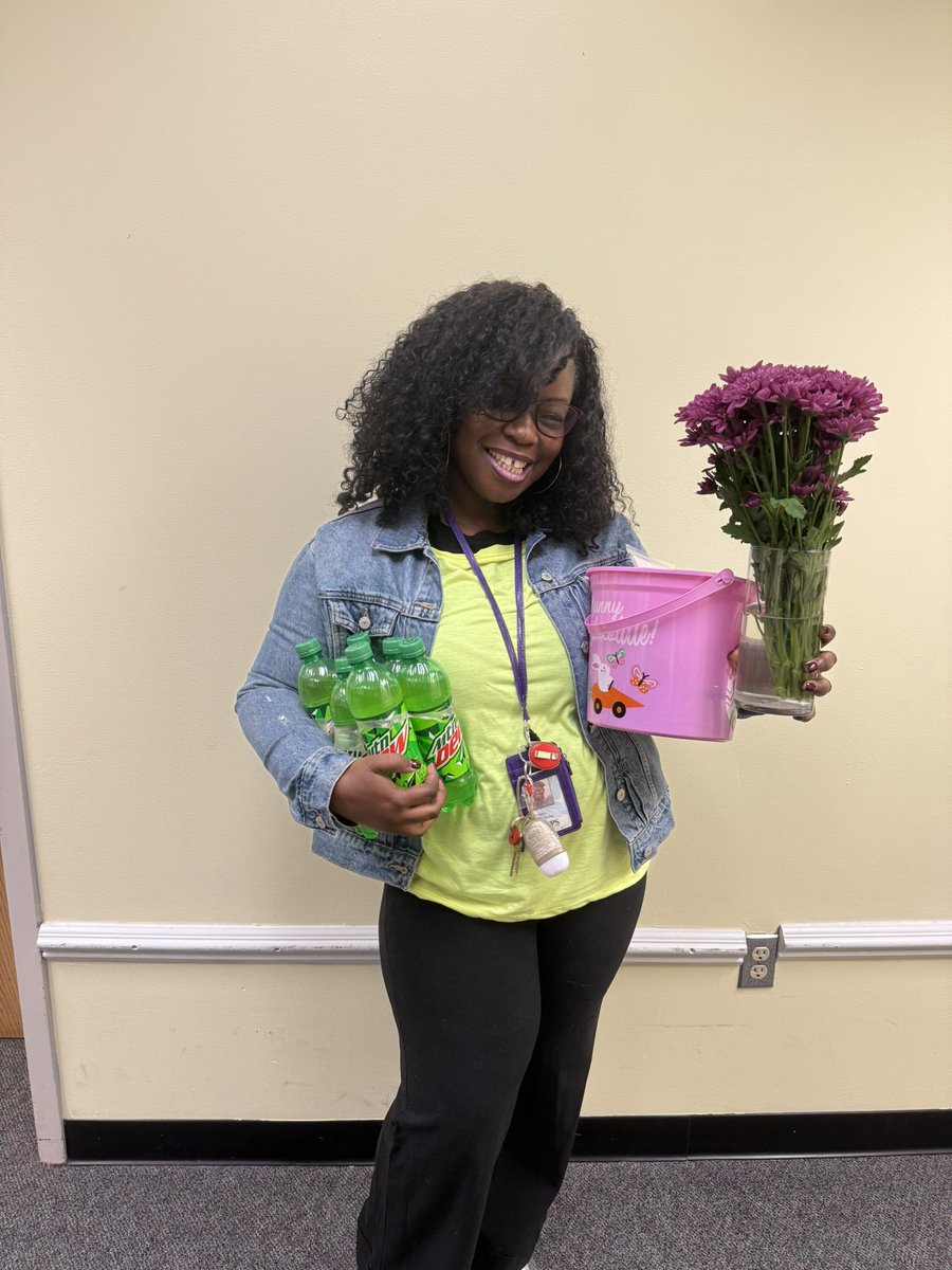 FairOaksHCPS's tweet image. This week is National Assistant Principals Week, and we want to take a moment to express our heartfelt gratitude to Ms. Hall-Young. Her unwavering support and dedication make a difference; she is the glue that keeps us together. #GrowingGreatness