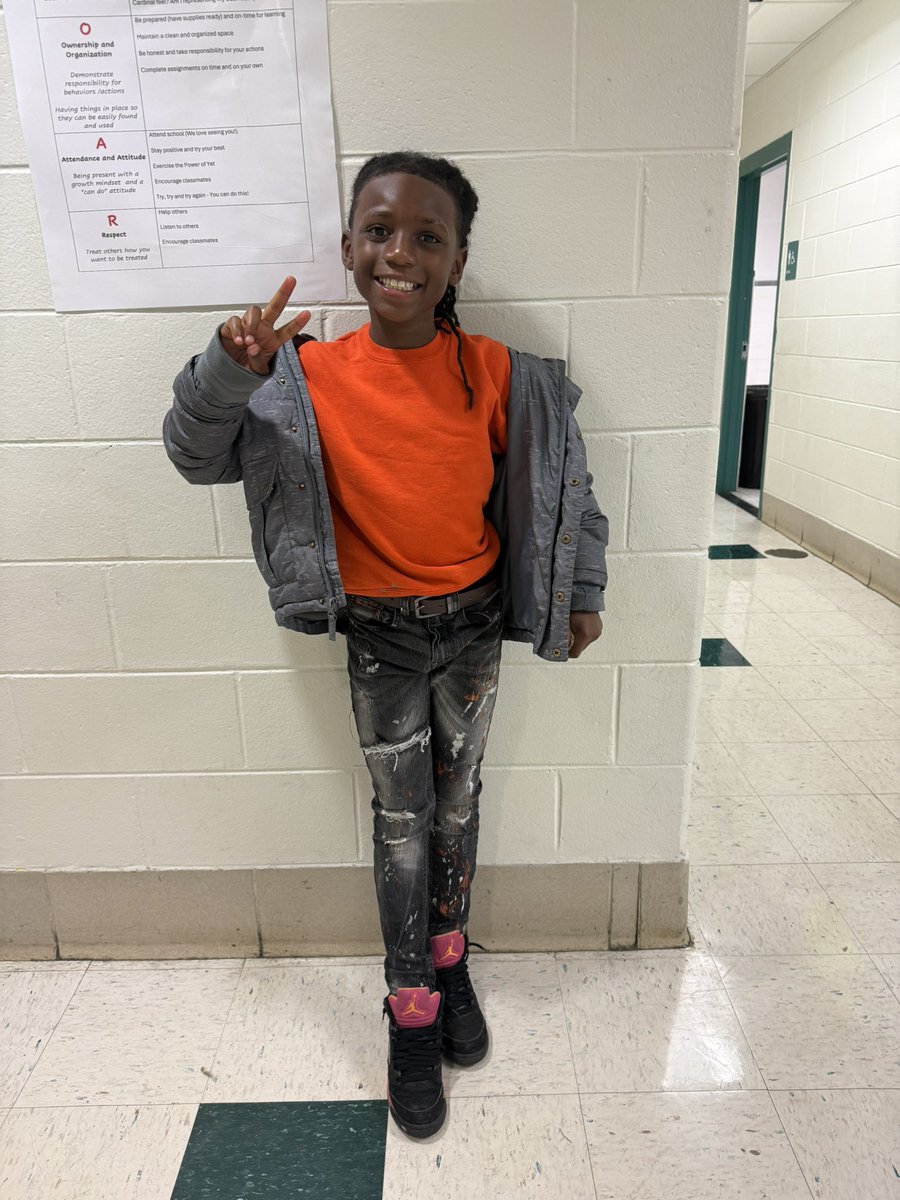 FairOaksHCPS's tweet image. Neon Day: Attendance is so bright. #GrowingGreatness