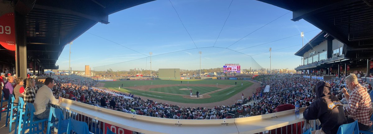 DrWesDavenport's tweet image. Storybook first college start! Thank you to family &amp;amp; friends in north Alabama who came to @trashpandas w/ 6K bammers to support @LDavenport_16. The quickest way to face the SEC’s best is to be a 🦁 #hometeam #RoarLions 

✅ OleMiss
✅ LSU
✅ Bama

SEC #’s… 7IN 3R 4H 7K 4BB 💪🏻