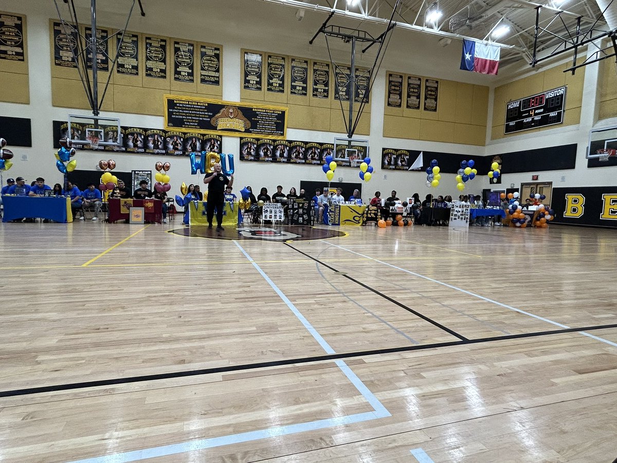 Congrats to the 11 Brennan HS Football players who signed their letters of intent to play ball at the next level.

Five are headed to Wayland Baptist University. Tristan Escobar will suit up for <a href="/UTSAFTBL/">UTSA Football 🏈</a> in the fall.
<a href="/BFNDFball/">Brennan Football</a> 
Story: news4sanantonio.com/sports/content…