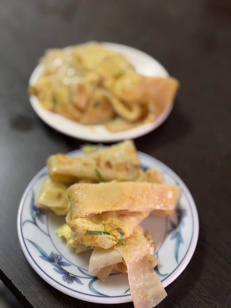 lwazimhuku's tweet image. 朝食の日です 😊
この朝食の店、私の一番好きな卵の餅で、おいしくて、とても歯ごたえがあって、油と言って、環境はあまり良くありませんが、それでもやはり食べることが好きです!👍
#台湾グルメです
#高雄鼓山区
