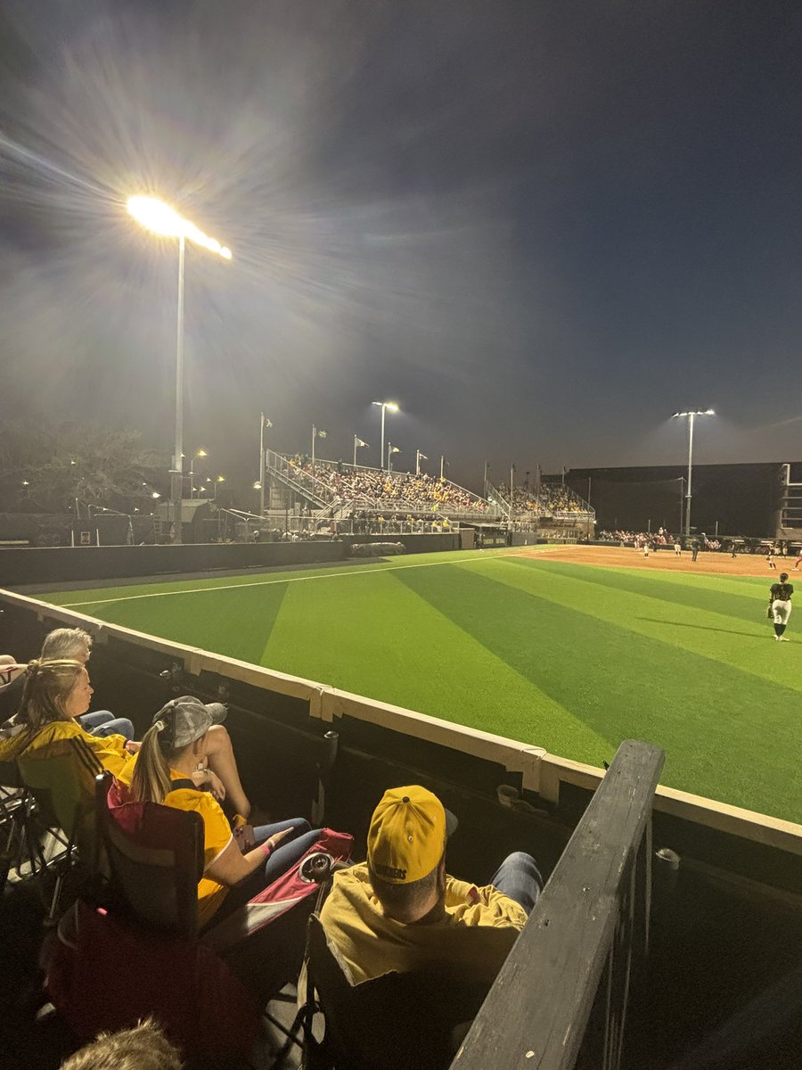 Proud of our <a href="/GoShockersSB/">Wichita State Softball</a> team battling four-time defending national champion <a href="/OU_Softball/">Oklahoma Softball</a> till the end 🌾🌾🌾

Sold out Wilkins Stadium witnessed a 19-16 Oklahoma victory 🥎