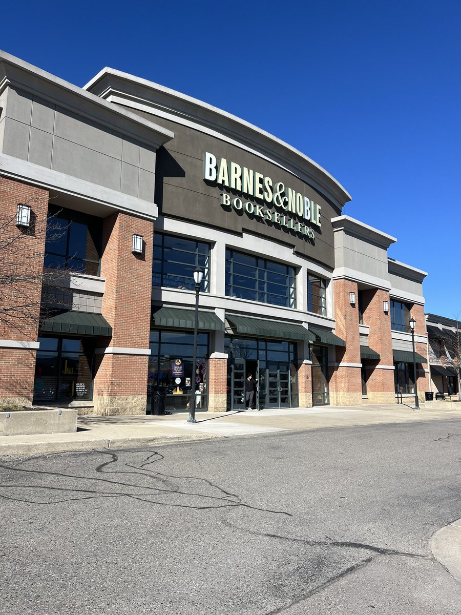 Zahraa :) booktwt 🇱🇧 tweet media