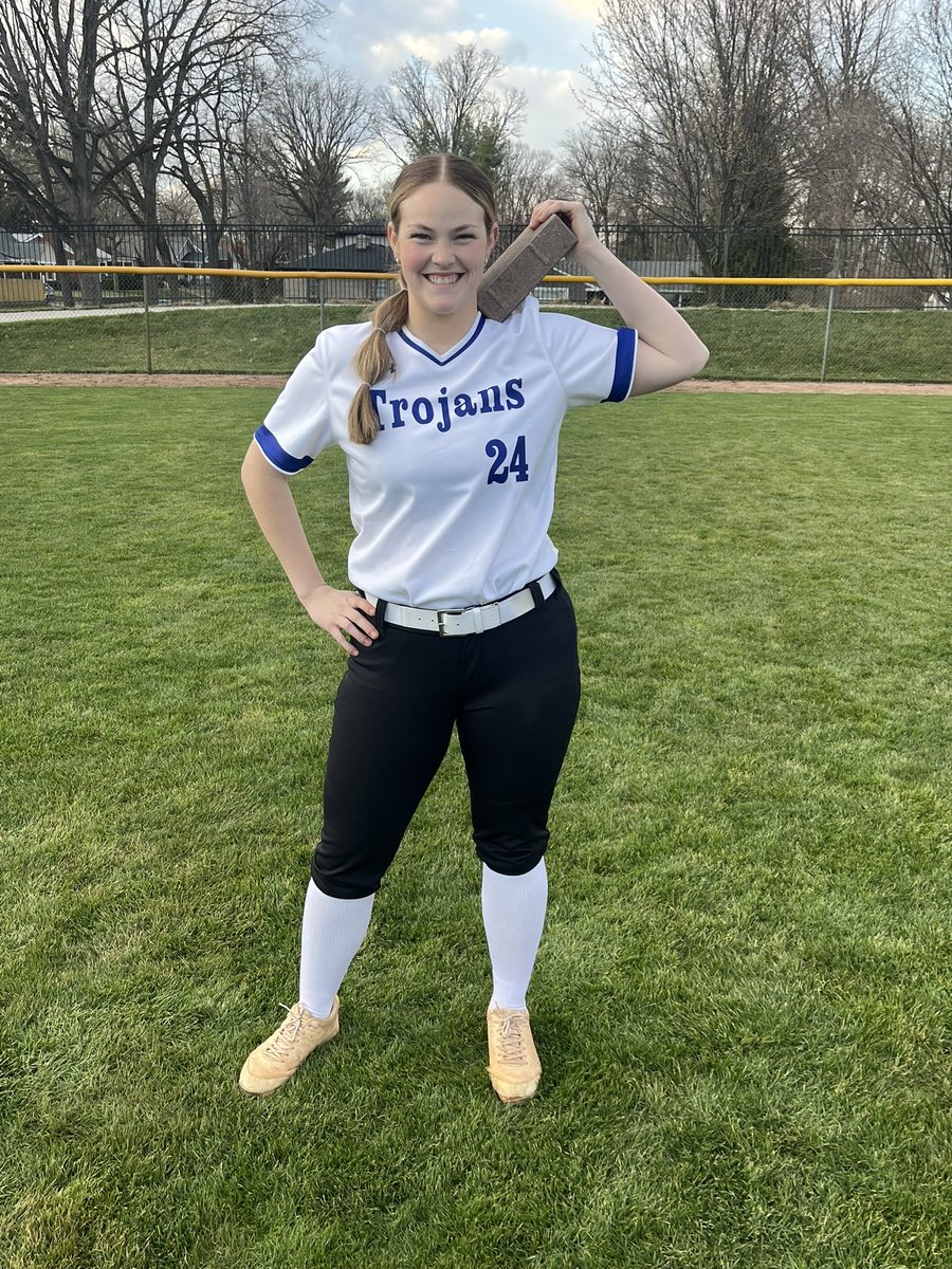 Senior Emma Swickheimer with the Brick of the day. 7K in 3IP. Also RBI. Awesome job ladies!