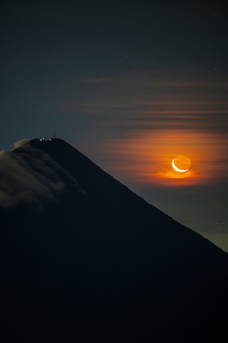 Hoy la Luna me regaló este momento en la madrugada.
Regresamos al volcán Acatenango después de hace mucho de no ir.
#Guatemala