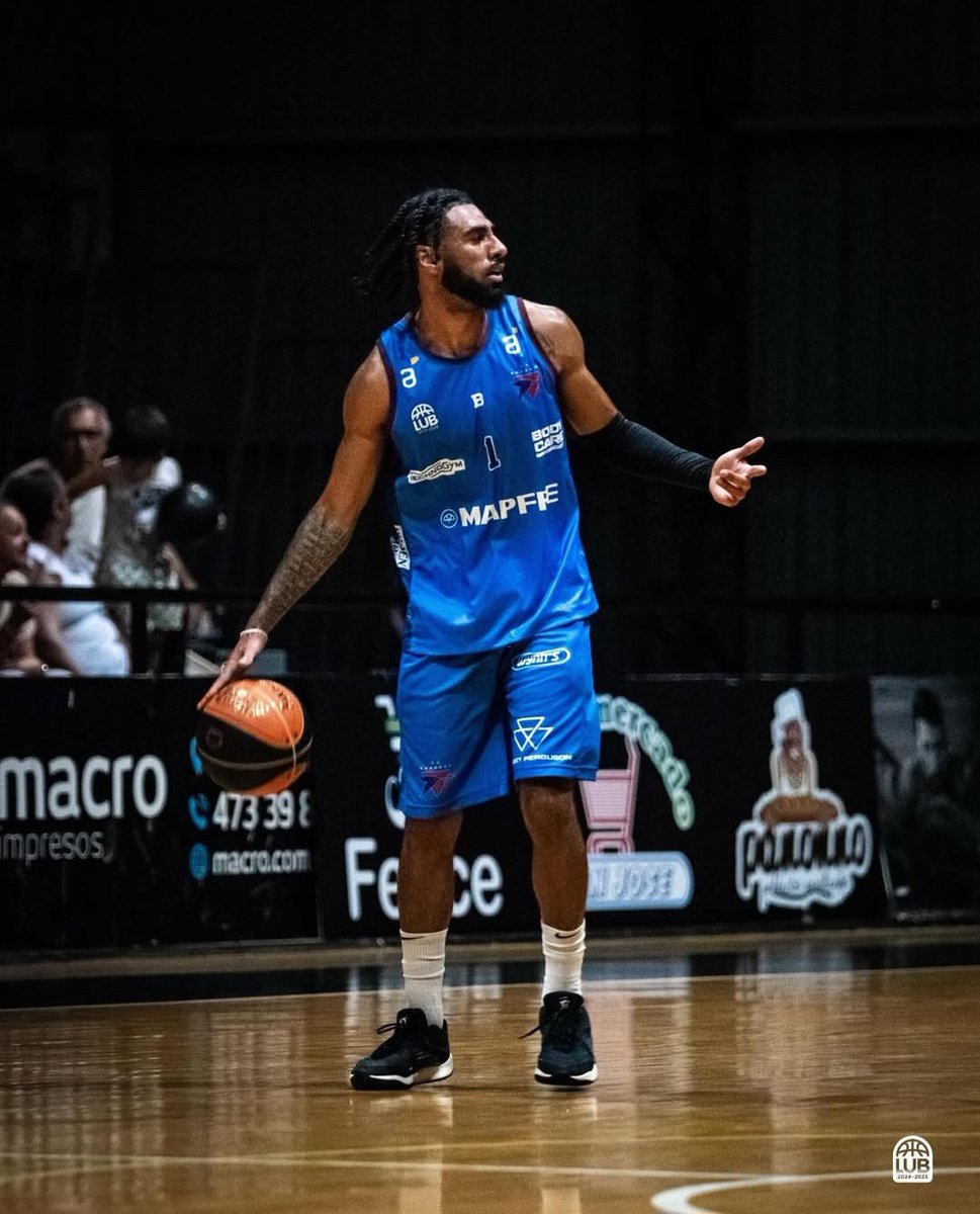 Amplia victoria de <a href="/BiguaOnline/">Bigua Online</a> como visitante sobre <a href="/_FerroCarrilFC/">Ferro Carril FC</a> 103 a 77 para ponerse 1-0 en la serie de play in de Liga Uruguaya, Andre Spight <a href="/Drespight11/">Andre M. Spight</a> se destacó con 33 pts, 4 reb, 3 asist, 3 rec, Juan Tello 22 pts, 10 reb, 5 asist, en Ferro Cobie Barnes 21 pts, 12 reb