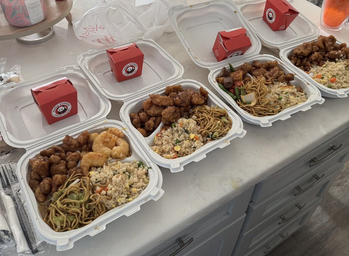 randomized_xyz's tweet image. Won the weekly Food Party from @SolariansNFT , Thank you for the free dinner tonight!