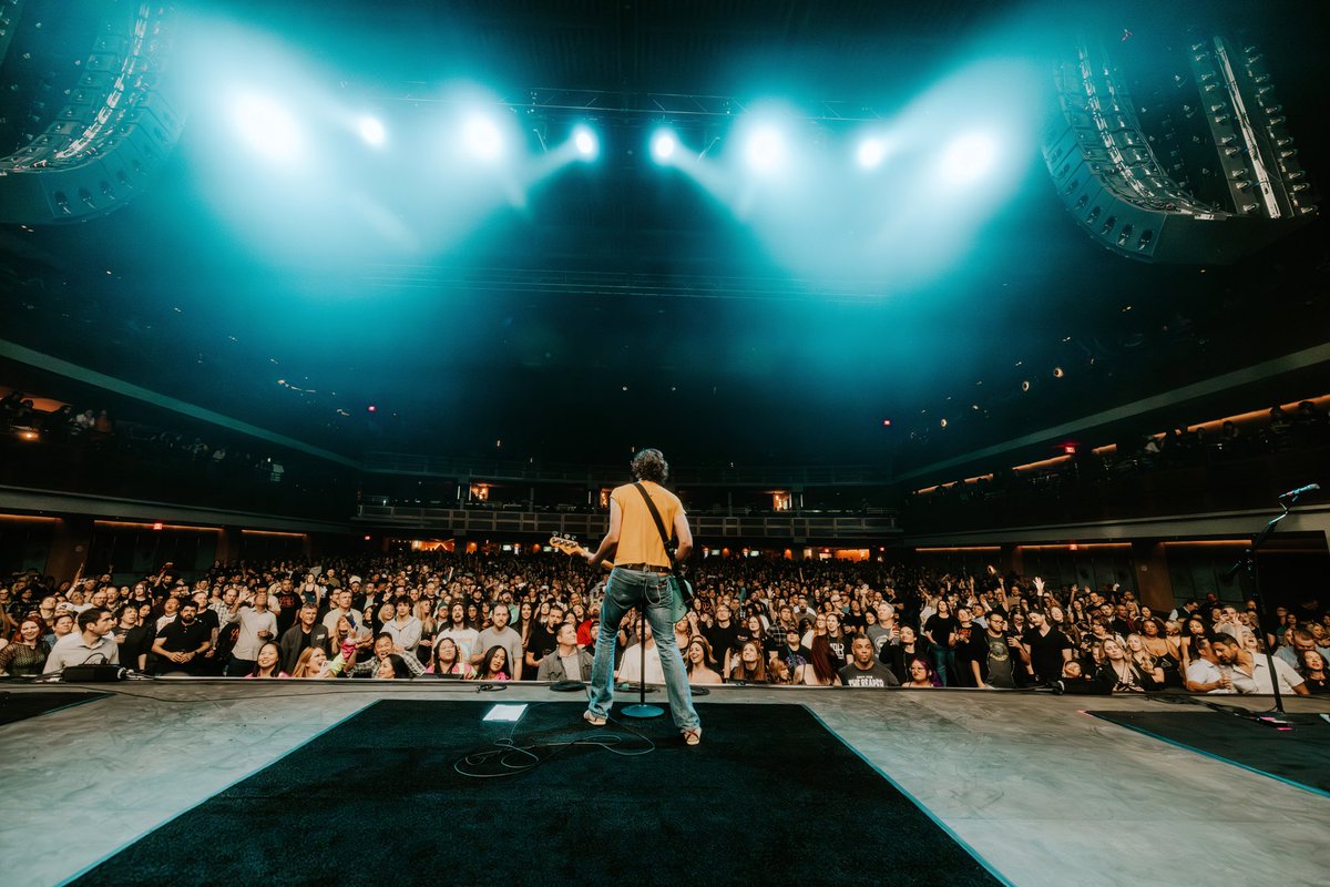 nolen ryan (@nolenryan) on Twitter photo 2005 Rejects are back.
<a href="/therejects/">THE ALL-AMERICAN REJECTS</a> at <a href="/vhlvtheater/">vhlvtheater</a> — MMXXV.III.XXII.
Shot with <a href="/CanonUSA/">CanonUSA</a> R5 + RF 70-200 2.8 / RF 15-35 2.8 + RF 50 1.2 using a <a href="/Tiffentweets/">The Tiffen Company</a> pro mist 1/4 filter. 2005 Rejects are back.
<a href="/therejects/">THE ALL-AMERICAN REJECTS</a> at <a href="/vhlvtheater/">vhlvtheater</a> — MMXXV.III.XXII.
Shot with <a href="/CanonUSA/">CanonUSA</a> R5 + RF 70-200 2.8 / RF 15-35 2.8 + RF 50 1.2 using a <a href="/Tiffentweets/">The Tiffen Company</a> pro mist 1/4 filter.