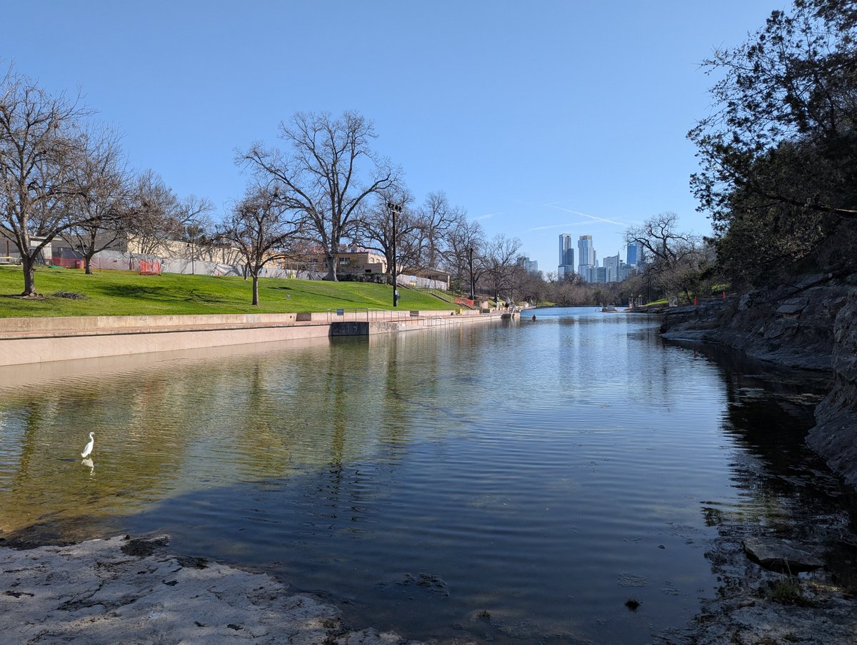 friendsofbspool's tweet image. In early March, INDEED brought a crew of happy warriors helping with the care and feeding of the south side lawn.  THANKS, Y'ALL!!!
With our next cleaning scheduled for April 3, we have openings for volunteers to join us at the Springs.  Please join us!!!!
#friendsofbartonsprings