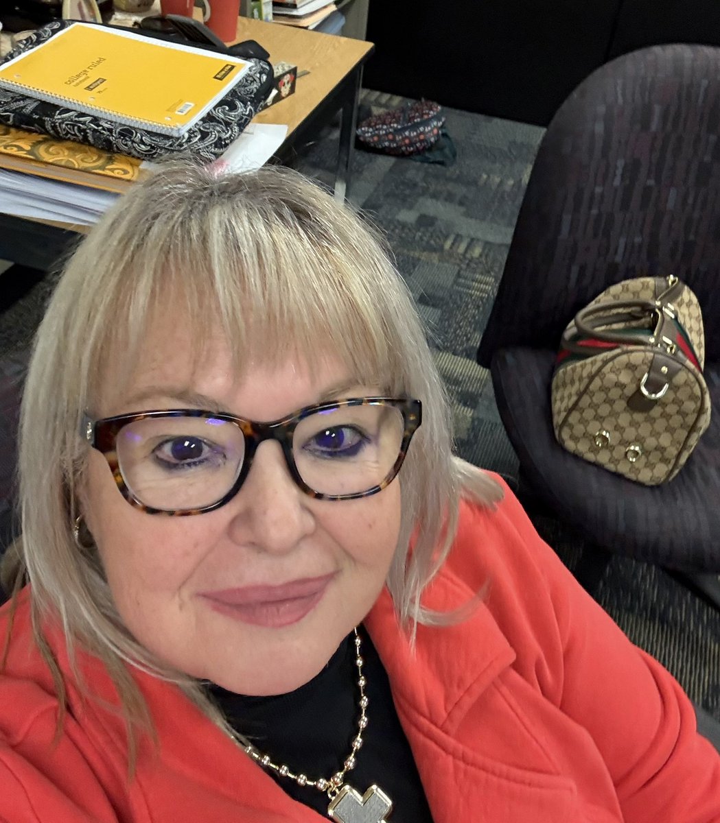 ceciliamewa's tweet image. Today was wear red day to honor the Asian Community during Multicultural week @JPIIHSPLANO #Spanishclasses #HablamosEspañol