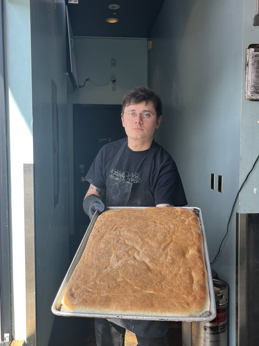 IanxEnger's tweet image. Made the best focaccia loaf of my life today 🍞💰