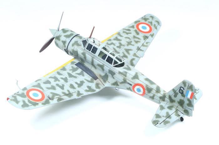 AchtAcht3's tweet photo. 【メーカー応援】
#Clearprop の作品紹介！1/72 キ-51 九九式襲撃機の製作者はPatrick Branly氏。1946年にインドシナに展開したフランス空軍の機体として仕上げました。氏は本作を、昨春亡くなったウクライナのモデラー仲間、ヴァレリー氏に捧げています。
#StandWithUkraine️ https://t.co/Nh75SR7fcL