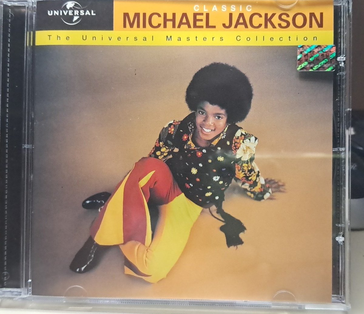 sandramar_smss's tweet image. Minha mais recente aquisição. Sim, eu tenho todas essas músicas em outros CDs, mas é Michael, né,  então comprei; chegou hj, estou ouvindo e me acabando de chorar. Não importa o quanto o tempo passe, a força de sua interpretação continua arrebatadora.
#MJ4EVER 
#MJTheKing