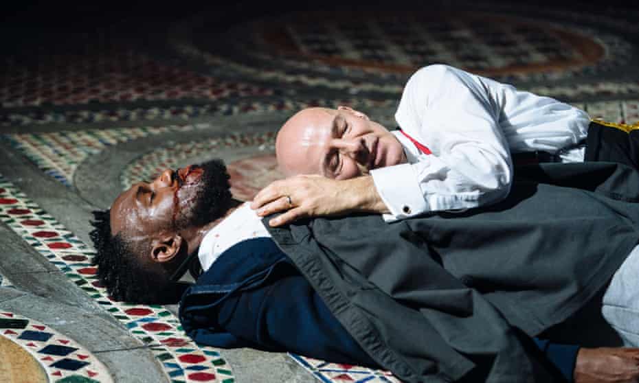 BrigitteUhrmann's tweet photo. The #RSC production of Marlowe's dark #EdwardII kept me glued to the sad story of an unwise king. The outstanding cast lead by a deeply moving Daniel Evans give the characters passion and contours. Spellbinding storytelling. https://t.co/9Na71OQVbi