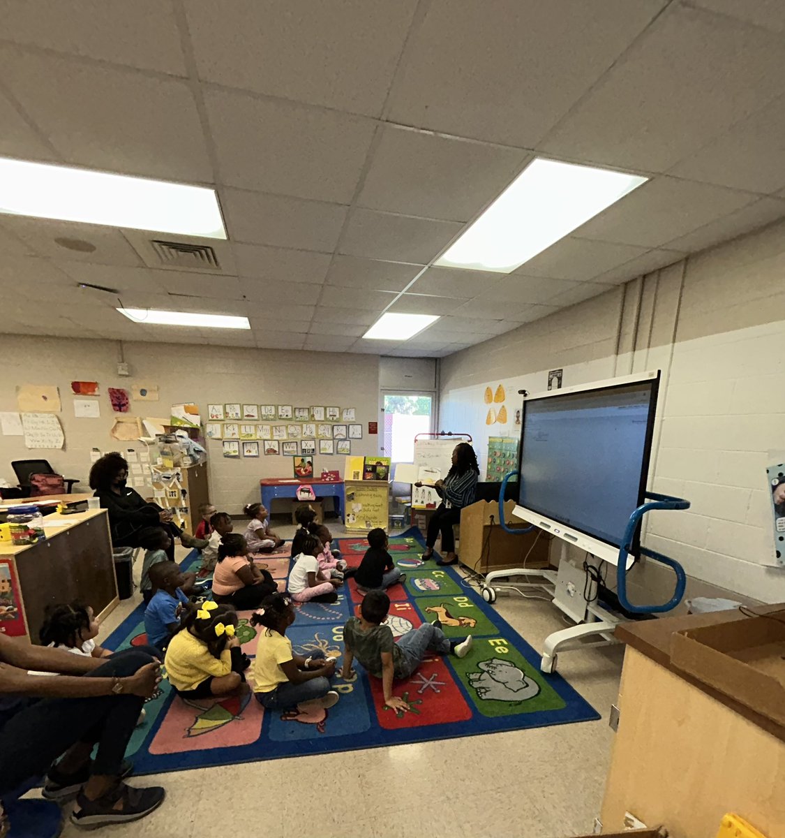 Lots of fun today reading about tacos and dragons with these OCPS students! Our soon to be Kindergartners are increasing their literacy skills daily!! <a href="/OCPSnews/">ocpsnews</a> <a href="/WSPLC_OCPS/">Washington Shores Primary Learning Center - OCPS</a>
