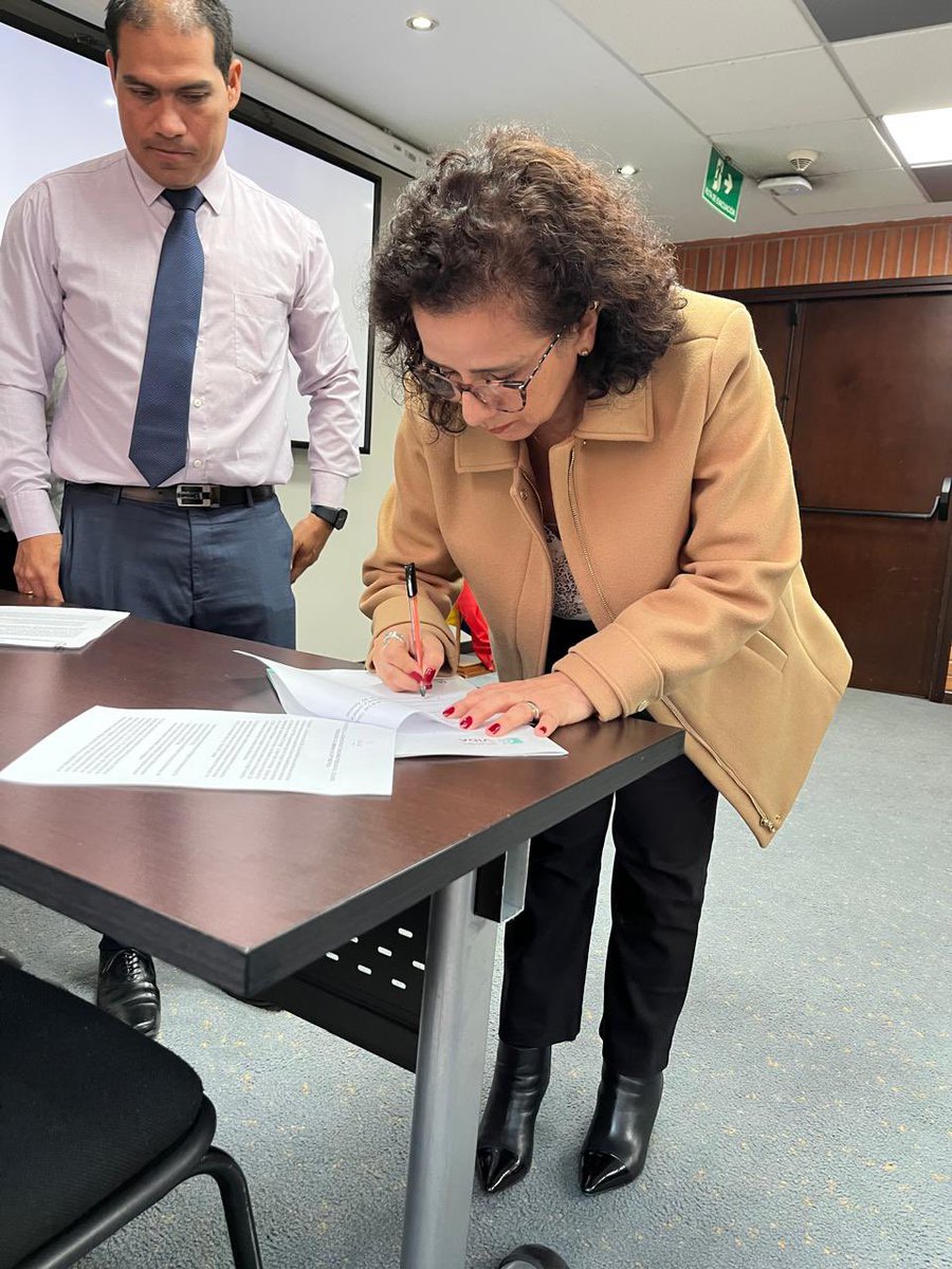 FedoptoOficial's tweet photo. El Colegio Federación Colombiana de Optómetras (Fedopto) firma hoy la renovación de la delegación de funciones públicas de @MinSaludCol 

#YoSoyFedopto #ColegioPorfesionalFedopto #funcionespúblicas https://t.co/jPAKt3r4ih