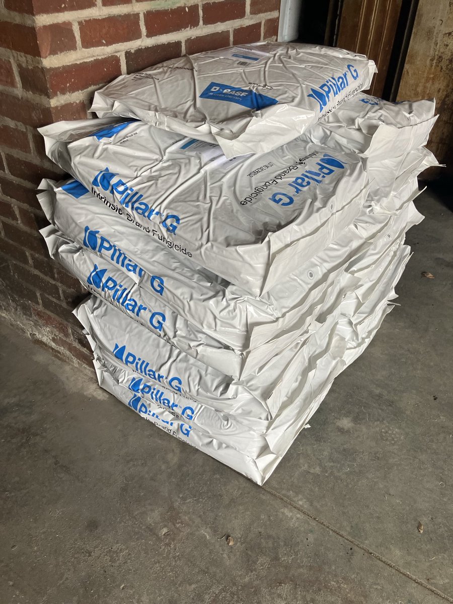 Get protection from pesky spring disease! PillarG when the greens and tees are too soft to drive the sprayer across.  ⁦<a href="/BASFTurf_us/">BASF Turf US</a>⁩ #intrinsicplanthealth
betterturf.basf.us/products/pilla…