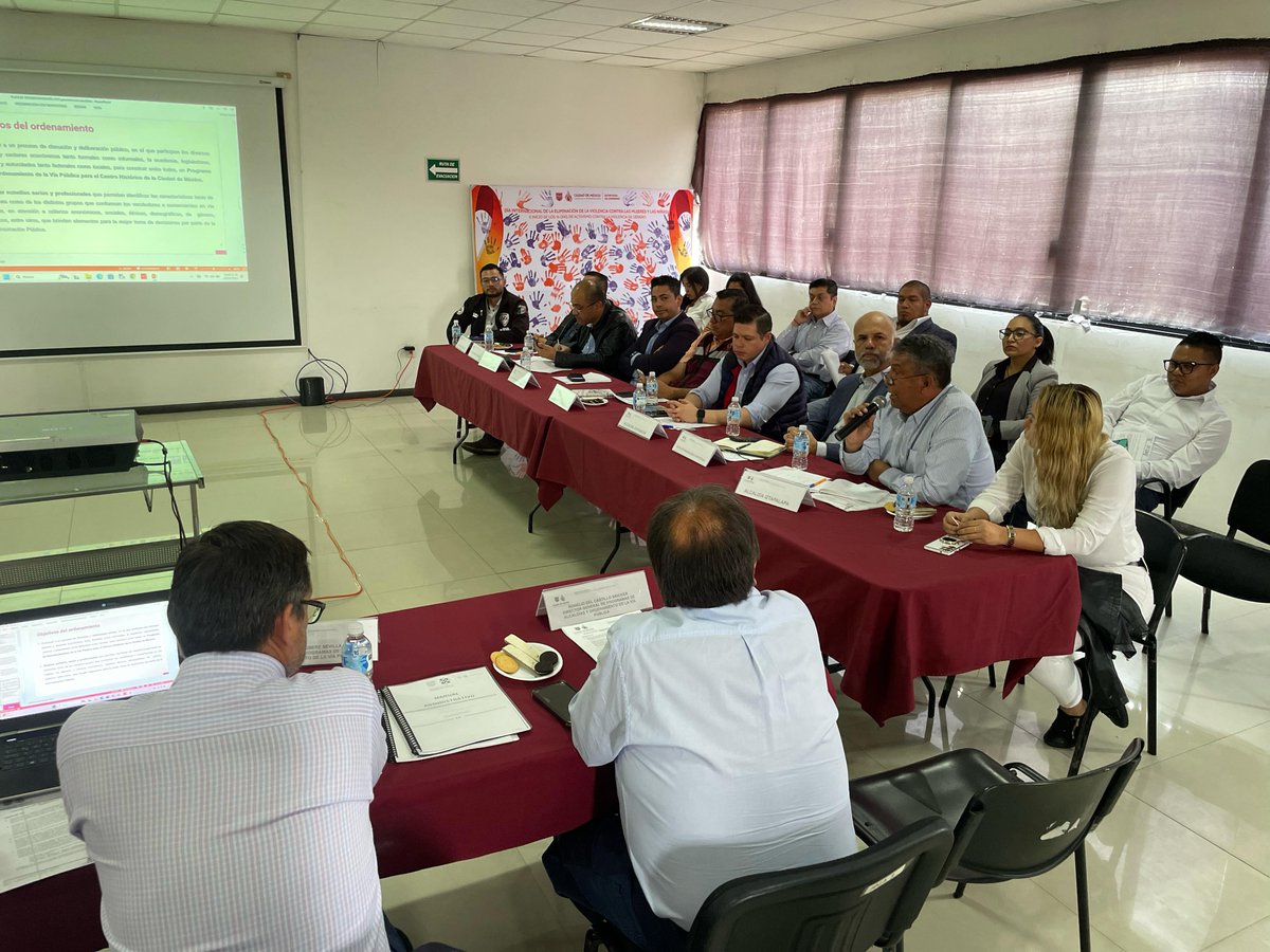 Subsecretaría de Programas Alcaldías Ordenamiento (@spaovp_cdmx) on Twitter photo Los directivos de la #SPARVP, encabezados por el Subsecretario <a href="/LlubereSubse/">Adolfo Llubere Sevilla</a> y el Director General, Rogelio Del Castillo, se reunieron con los encargados de vía pública de todas las alcaldías de la #CapitalDeLaTransformación, para abordar estrategias de ordenamiento territorial. Los directivos de la #SPARVP, encabezados por el Subsecretario <a href="/LlubereSubse/">Adolfo Llubere Sevilla</a> y el Director General, Rogelio Del Castillo, se reunieron con los encargados de vía pública de todas las alcaldías de la #CapitalDeLaTransformación, para abordar estrategias de ordenamiento territorial.