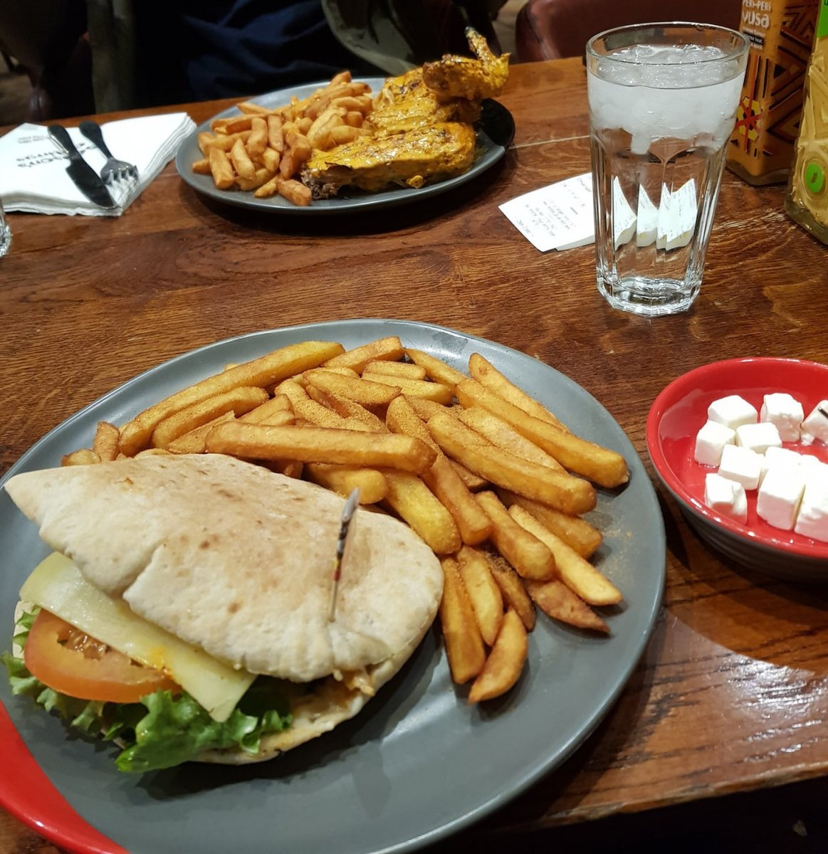 fahrizal130901's tweet photo. When the chips are down, theyโre never down for long
๐คค๐ฝ #GrubTime #ChipsOnPoint #FoodieGoals https://t.co/RZjcvzNRuR