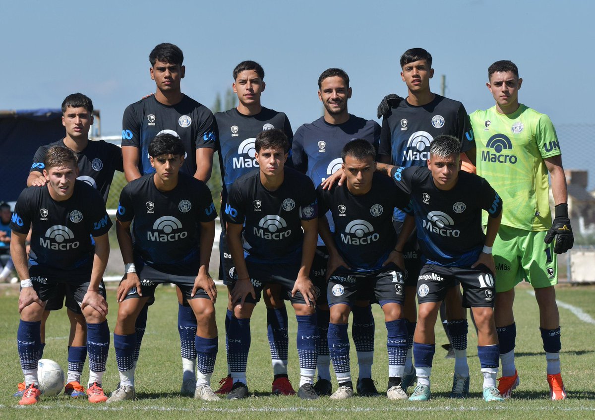 RESERVA | PRIMER TRIUNFO DE LA LEPRA

Independiente Rivadavia venció 1-0 a Tigre en la Ciudad Deportiva y sumó su primera victoria en el Torneo Proyección 🏆

⚽️ Gol de Luciano Sabato

🟥 El Matador terminó con 9 por dos expulsiones en el final.

📸 <a href="/CSIRoficial/">Independiente Rivadavia</a>