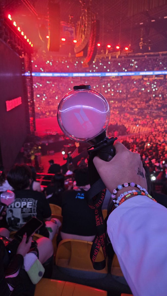 tzelesch's tweet photo. Hola querida Tzitlali, hace 4 días fuiste al concierto en vivo de tu Bias, nuestro solecito y en tu país 🥹💜
#HOPE_ON_THE_STAGE_TOUR_CDMX 
#HOPE_ON_THE_STAGE_TOUR 
#JHOPE #BTS #BTSJHOPE https://t.co/Jd2qsjsJ9C